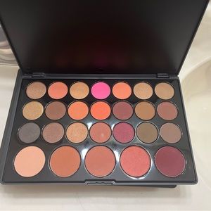 Eyeshadow and blush palette
